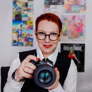 Manuela Engelking mit Kamera